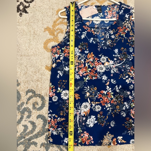 Emery Rose Floral Sleeveless Top - Blue - Picture 5 of 5